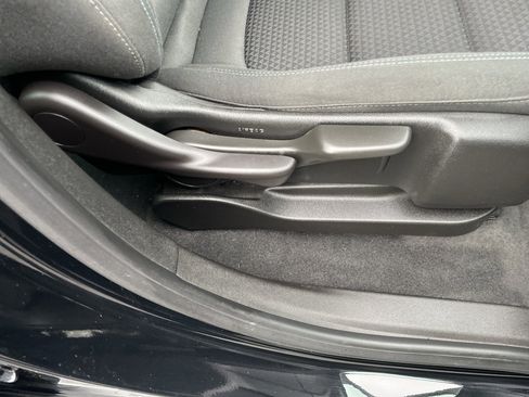Certified 2023 Chevrolet Bolt EUV LT FWD image 48