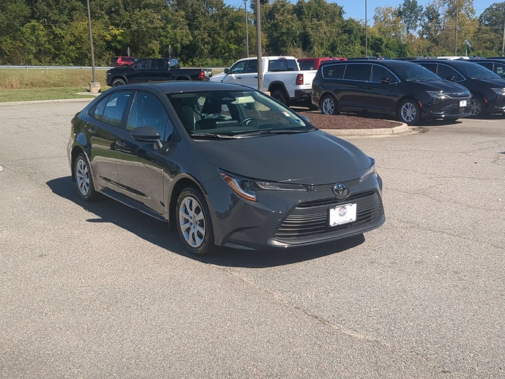 Used 2026 Toyota Corolla LE FWD image 7