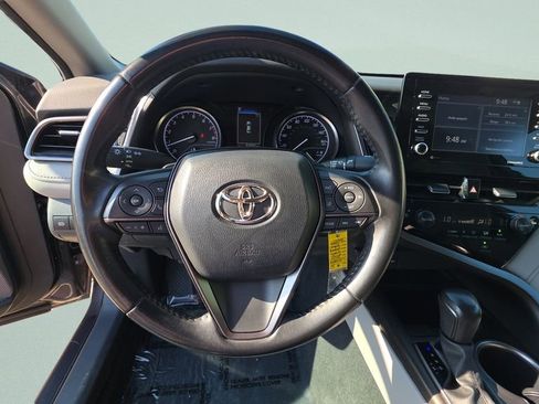 Used 2023 Toyota Camry SE image 11