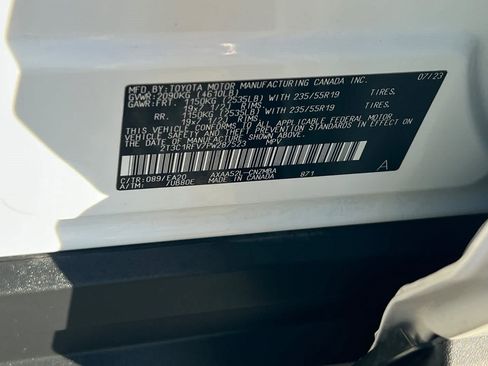 Used 2023 Toyota RAV4 XLE Premium image 28