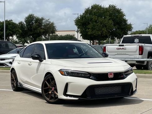 Used 2023 Honda Civic Type R image 2