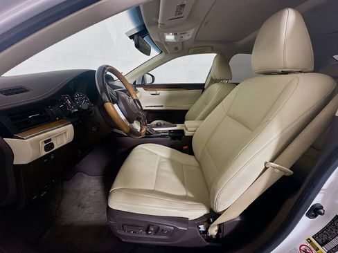 Used 2016 Lexus ES 350 w/ Premium Package w/Wood Trim FWD image 13