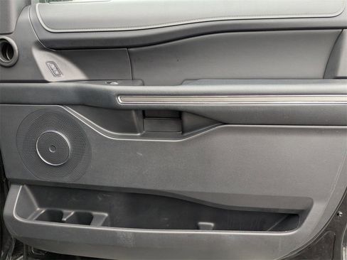 Used 2024 Ford Expedition Max XLT image 40