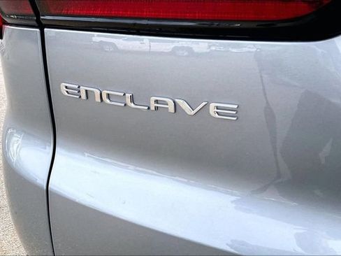 Used 2025 Buick Enclave Sport Touring image 23
