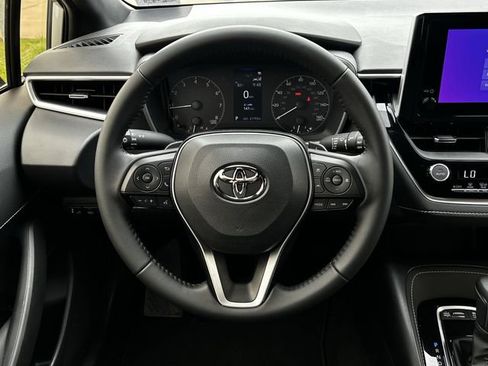 Used 2025 Toyota Corolla SE FWD image 14
