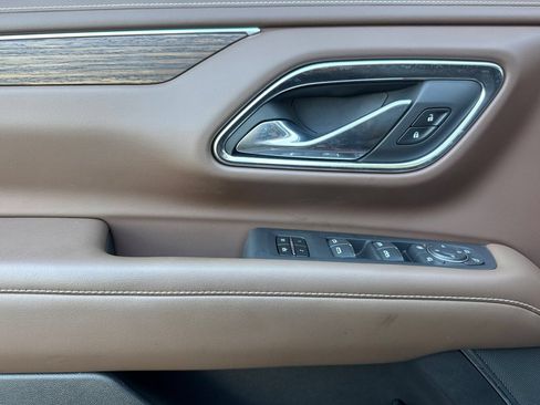 Used 2023 Chevrolet Suburban High Country AWD/4WD image 12