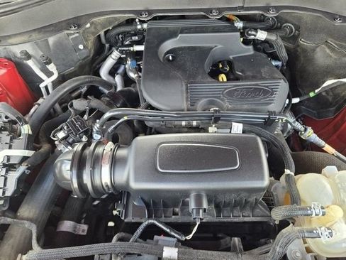 Used 2020 Ford Explorer XLT w/ Equipment Group 202A RWD image 29