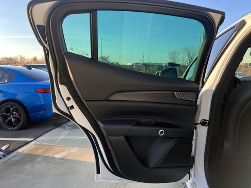 Used 2023 Maserati Grecale Modena image 19