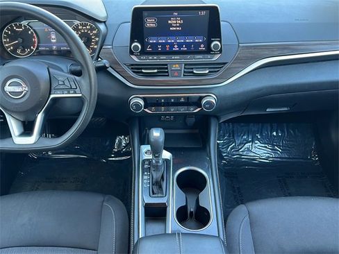 Used 2023 Nissan Altima 2.5 SV image 12