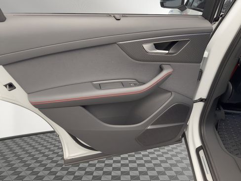 Used 2026 Audi Q7 3.0T Prestige image 16