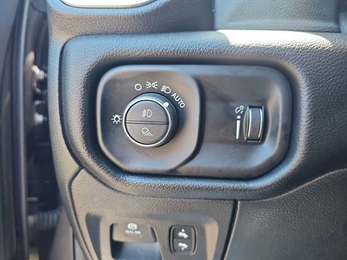 Used 2020 RAM 1500 Big Horn AWD/4WD image 32