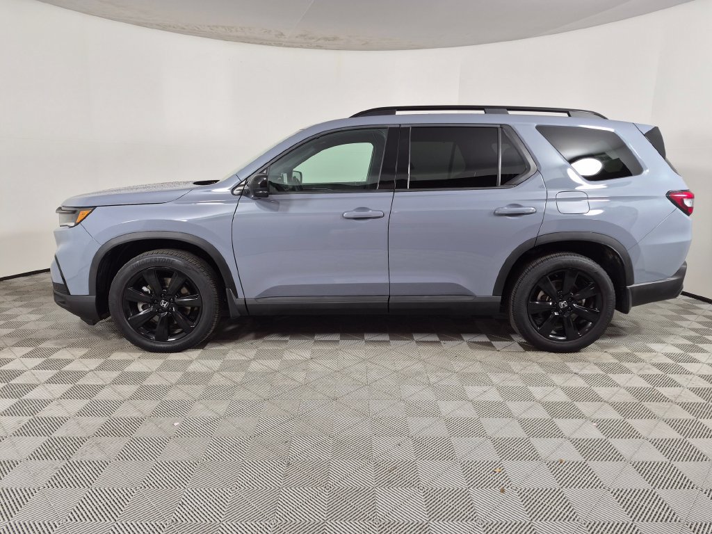 Used 2025 Honda Pilot Black Edition image 6