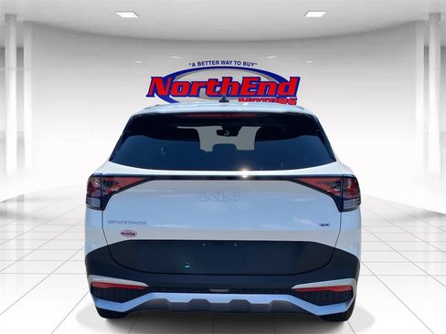 Used 2024 Kia Sportage LX image 6