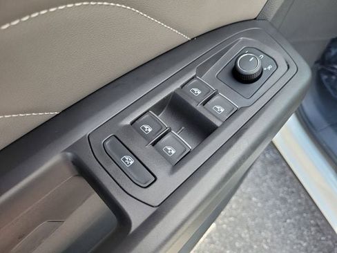 Used 2023 Volkswagen Atlas Cross Sport SE FWD image 15