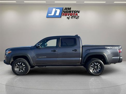 Used 2020 Toyota Tacoma TRD Off-Road image 8