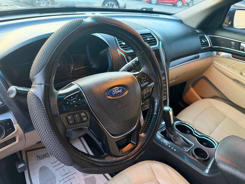 Used 2017 Ford Explorer Limited w/ Equipment Group 301A FWD image 40