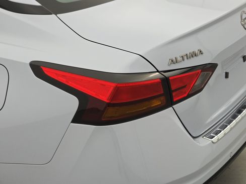 Certified 2023 Nissan Altima 2.5 SR w/ SR Premium Package FWD image 35