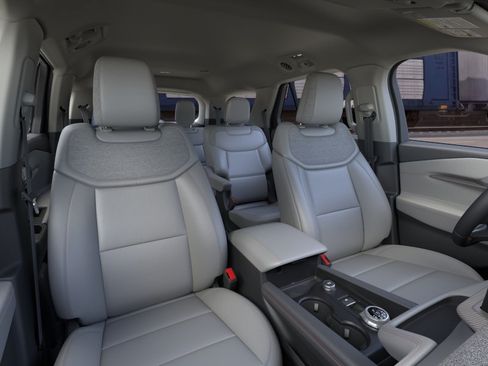 New 2026 Ford Explorer Active w/ Active Comfort Package RWD image 10