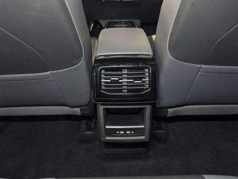 Used 2023 Volkswagen ID.4 Pro AWD/4WD image 21