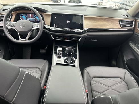 New 2026 Volkswagen Atlas SE FWD image 11