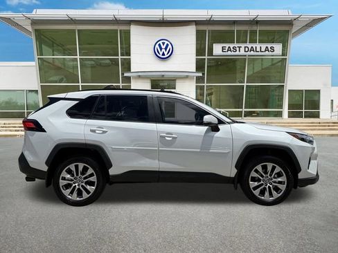 Used 2025 Toyota RAV4 XLE Premium FWD image 3