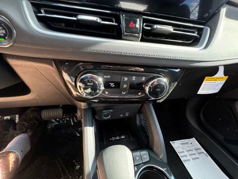 New 2026 Chevrolet TrailBlazer LT w/ Convenience Package AWD/4WD image 16