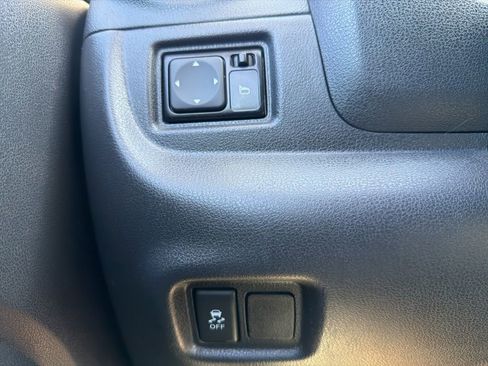 Used 2018 Nissan Versa SV FWD image 19