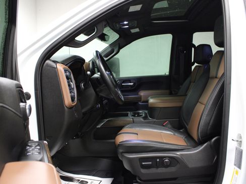 Used 2023 Chevrolet Silverado 3500 High Country w/ Technology Package image 12