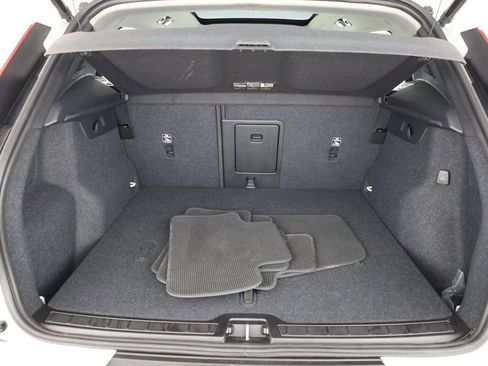 Used 2024 Volvo XC40 B5 Plus w/ Climate Package image 22