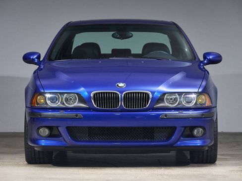 Used 2002 BMW M5 RWD image 2