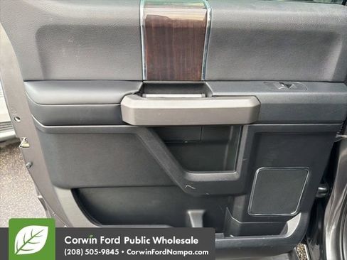 Used 2015 Ford F150 Platinum w/ Equipment Group 701A Luxury image 29