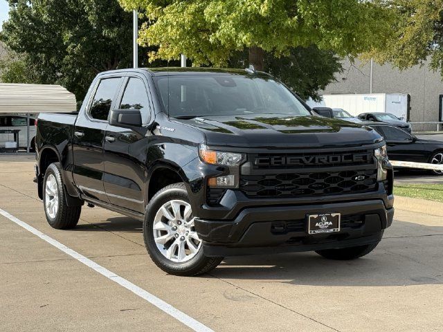 Used 2025 Chevrolet Silverado 1500 Custom RWD image 2
