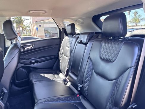 Used 2024 Ford Edge Titanium image 9