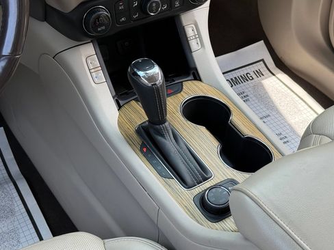 Used 2018 GMC Acadia Denali AWD/4WD image 19
