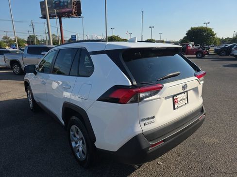 Certified 2021 Toyota RAV4 LE FWD image 5