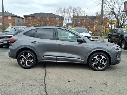Used 2023 Ford Escape ST-Line Elite w/ Premium Technology Package image 2