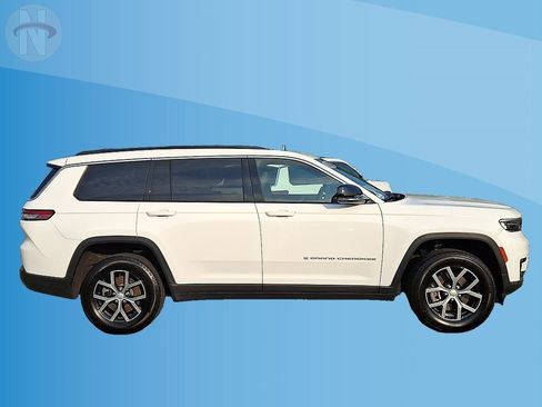 Certified 2024 Jeep Grand Cherokee L Limited AWD/4WD image 39