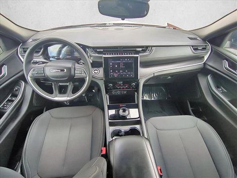 Used 2024 Jeep Grand Cherokee L Laredo RWD image 19