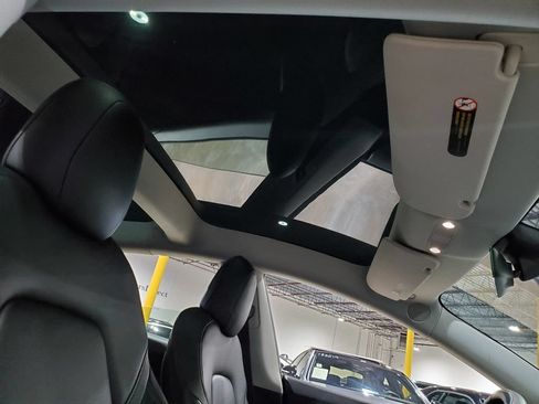 Used 2021 Tesla Model 3 Standard Range Plus RWD image 16