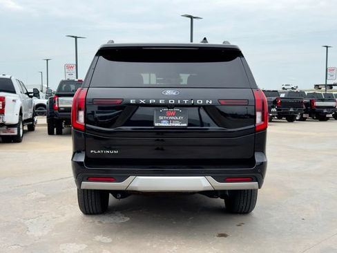 Certified 2025 Ford Expedition Platinum AWD/4WD image 6