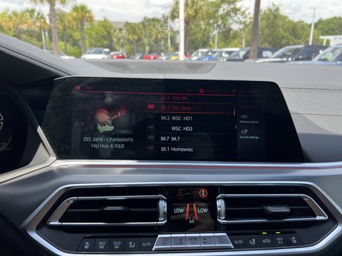 Used 2021 BMW X5 xDrive40i w/ M Sport Package AWD/4WD image 23