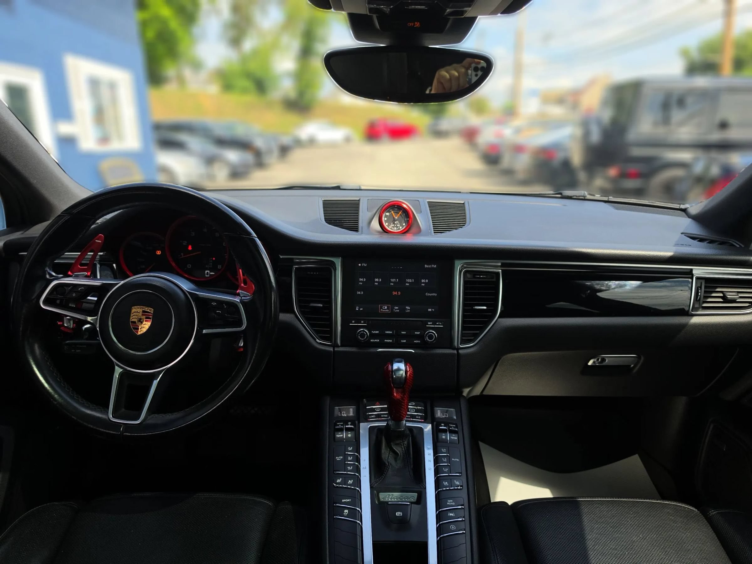 Used 2017 Porsche Macan AWD/4WD image 30