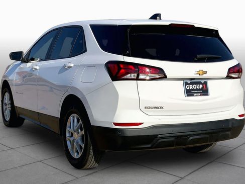 Used 2024 Chevrolet Equinox LS w/ LS Convenience Package FWD image 11