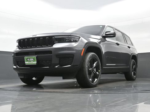 New 2025 Jeep Grand Cherokee L Altitude image 12