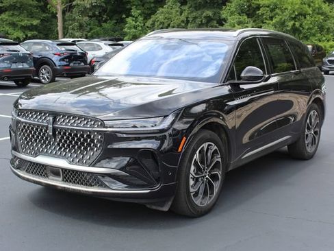 Certified 2024 Lincoln Nautilus Reserve w/ Equipment Group 202A AWD/4WD image 9