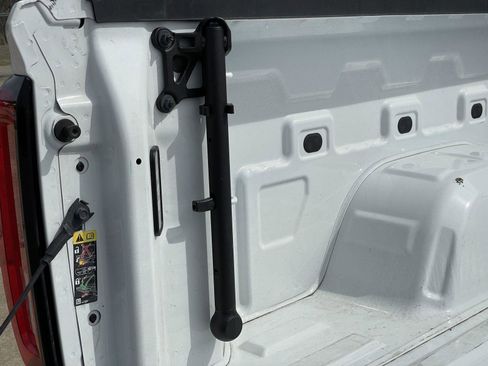 Used 2025 GMC Sierra 1500 SLT image 48