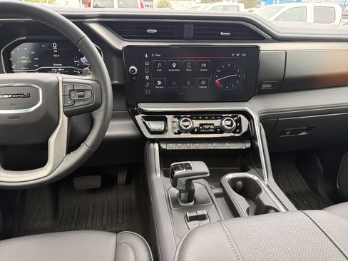 Used 2025 GMC Sierra 1500 Denali w/ Denali Reserve Package AWD/4WD image 31