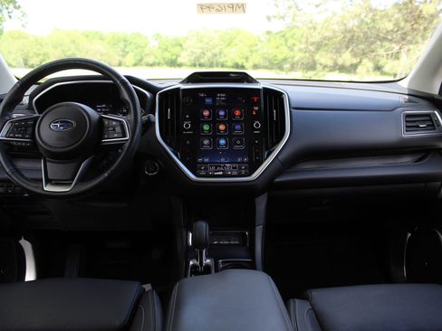 Used 2023 Subaru Ascent Limited w/ Technology Package AWD/4WD image 11