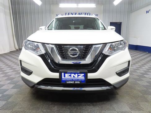 Used 2017 Nissan Rogue SV AWD/4WD image 34