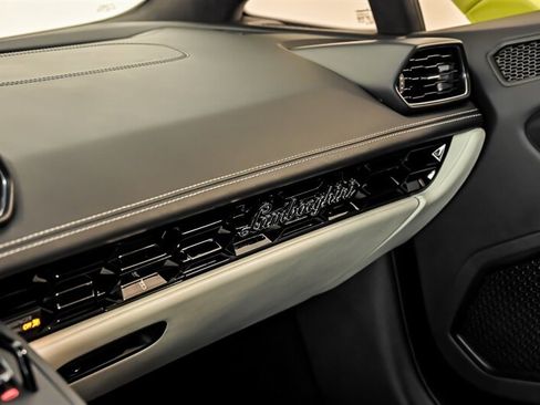 Used 2022 Lamborghini Huracan EVO RWD image 36